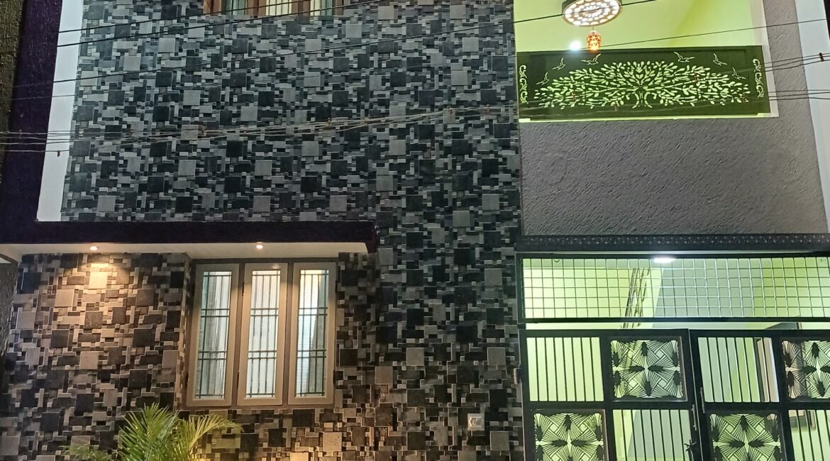 1000635976